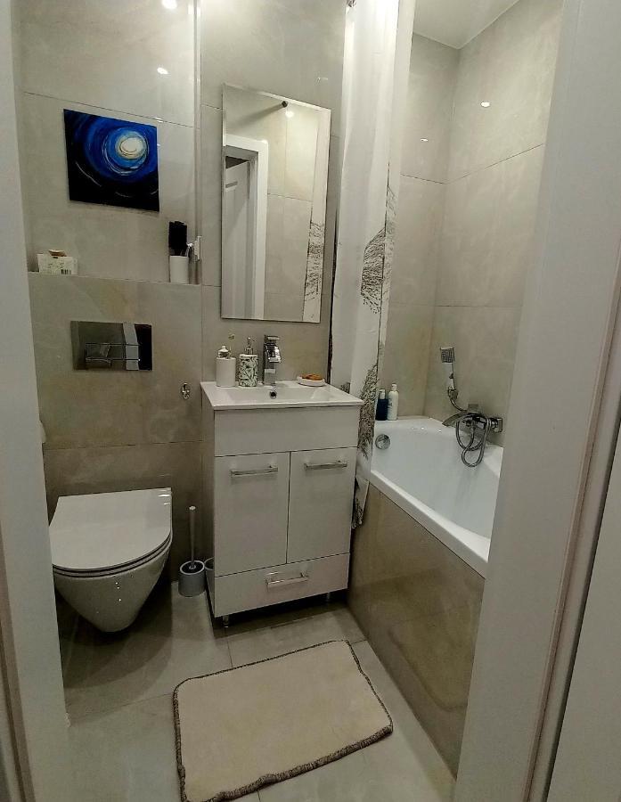 Nice Apartament With Small Tub Варшава Екстер'єр фото